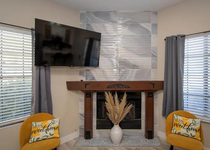 Stylish Lemon 2br And 3ba Townhouse * Tempe