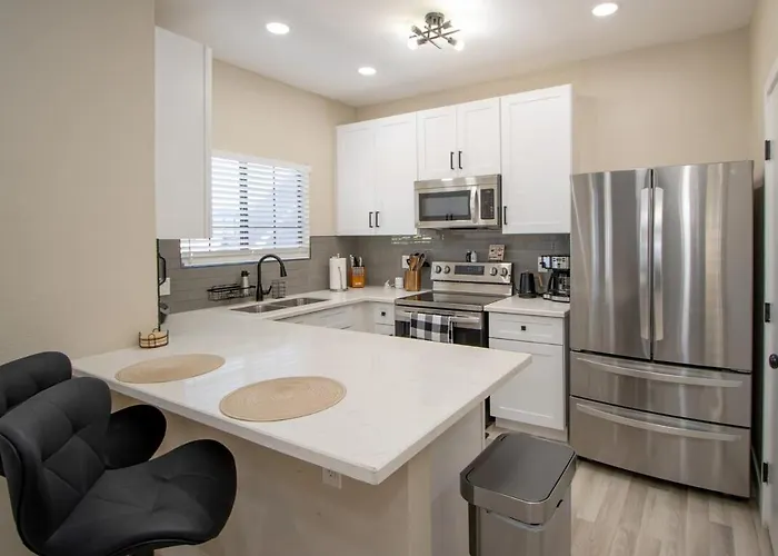 Stylish Lemon 2br And 3ba Townhouse Holiday home Tempe